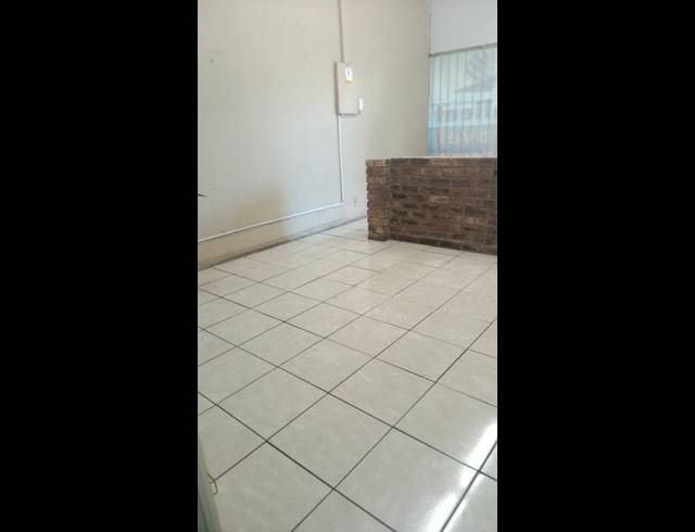BUSINESS PROPERTY TO RENT IN KENSINGTON